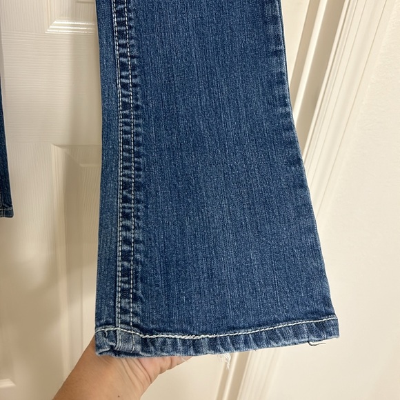 Cello Women’s Jeans, junior size 5, low-rise skinny fit, slight flare, bling - Picture 7 of 10